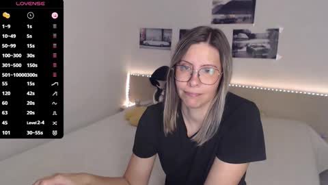 Snapshot of justmexy7 chatting on 11/07/25, 05:07 Julie online show from 11/07/25, 05:07