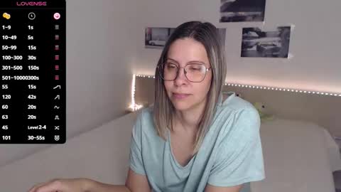 Julie online show from 11/11/25, 04:56