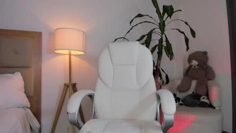 IG imbellamiaa online show from 04/05/26, 01:25