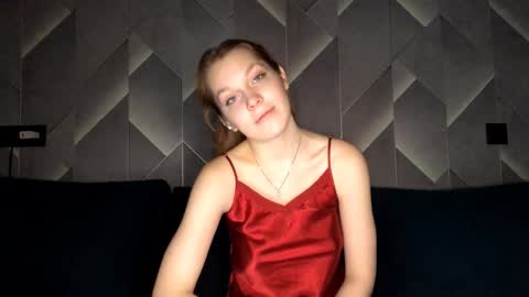 Lina online show from 10/16/25, 07:59
