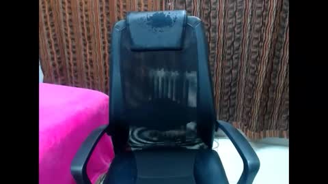 jusybee online show from 04/21/26, 03:50