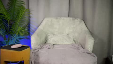 Snapshot of juwenta chatting on 03/28/26, 10:53 Kristina online show from 03/28/26, 10:53