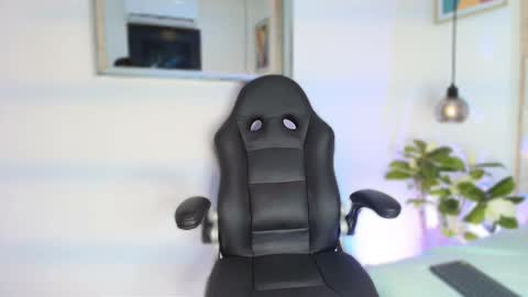 Snapshot of jvenuss chatting on 03/04/25, 07:54 ees 3 online show from 03/04/25, 07:54