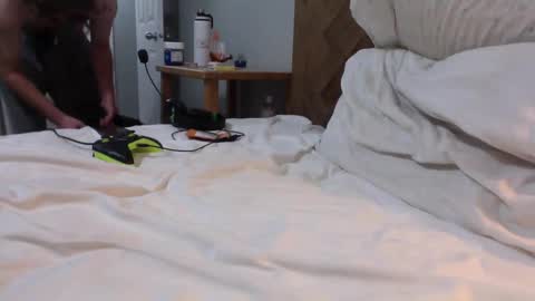 J and Sugar snap pea online show from 09/18/25, 01:18