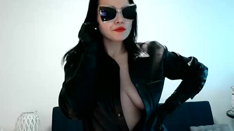 Snapshot of k_queen36 chatting on 01/07/25, 10:43 k_queen36 online show from 01/07/25, 10:43