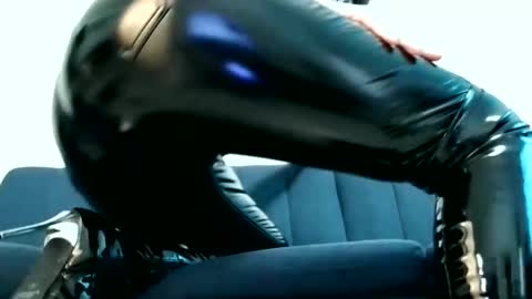 Snapshot of k_queen36 chatting on 02/14/25, 09:03 k_queen36 online show from 02/14/25, 09:03