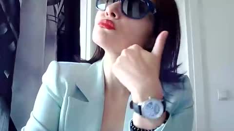 Snapshot of k_queen36 chatting on 10/01/25, 09:37 k_queen36 online show from 10/01/25, 09:37