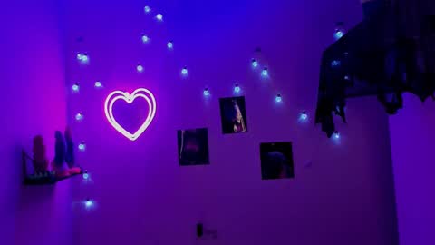 Snapshot of kaaiiri chatting on 03/11/25, 03:16 Kaaiiri online show from 03/11/25, 03:16