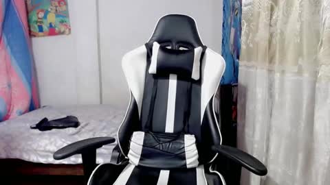 Snapshot of kabic_dragon736 chatting on 02/16/25, 05:59 Kabic  online show from 02/16/25, 05:59