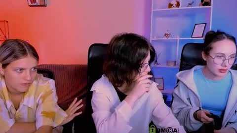 kaela_spell_ online show from 12/02/25, 08:37