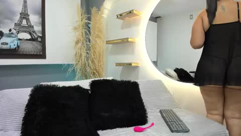 Antonella online show from 11/11/25, 04:56