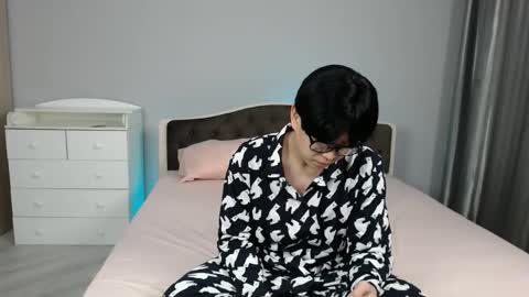 Snapshot of kai_chicken chatting on 12/04/25, 01:15 Kai Chicken online show from 12/04/25, 01:15