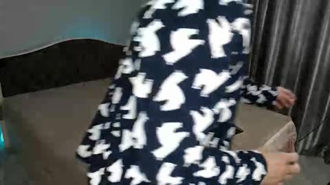 Snapshot of kai_chicken chatting on 12/05/25, 09:51 Kai Chicken online show from 12/05/25, 09:51