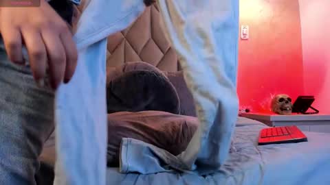 Kailin online show from 11/18/25, 01:04