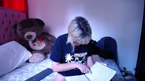 kaira111 online show from 11/12/25, 11:54