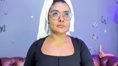 Snapshot of kaira_mosse_ chatting on 10/22/25, 11:21 kaira_mosse_ online show from 10/22/25, 11:21