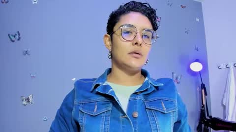 kaira_mosse_ online show from 11/04/25, 11:09