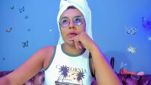 kaira_mosse_ online show from 04/10/26, 12:32