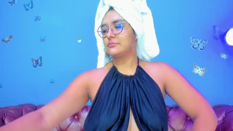 kaira_mosse_ online show from 04/21/26, 12:00