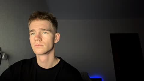 Snapshot of kairaven chatting on 11/19/25, 10:21 Vlad online show from 11/19/25, 10:21