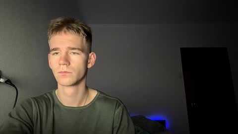 Snapshot of kairaven chatting on 11/20/25, 09:25 Vlad online show from 11/20/25, 09:25