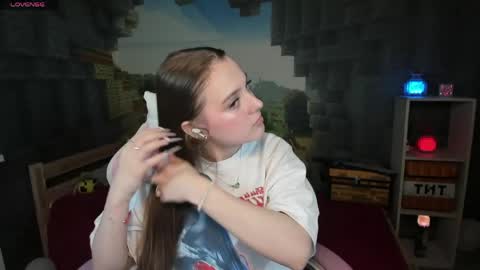Kaisa online show from 04/12/26, 08:03