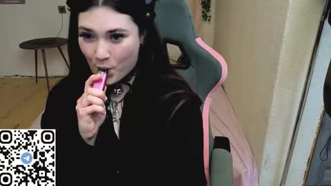 Kessy online show from 10/28/25, 10:52