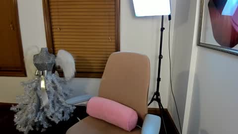 Kaiya    online show from 12/08/24, 04:04