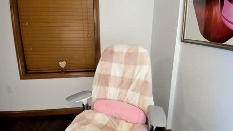 Kaiya    online show from 02/17/25, 01:04