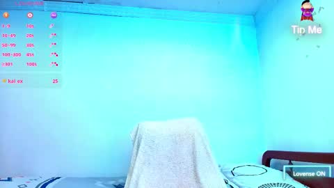 Snapshot of kal_el_8 chatting on 10/14/25, 02:40 Thomas online show from 10/14/25, 02:40