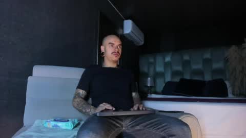Snapshot of kaletattoos chatting on 05/13/26, 10:56 Kale online show from 05/13/26, 10:56
