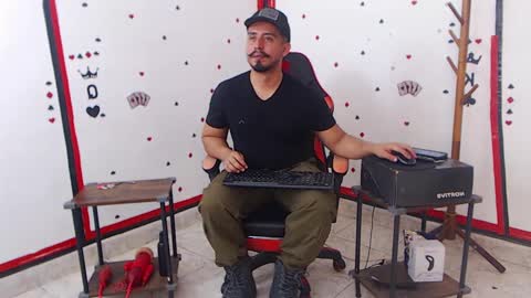 Snapshot of kalethbigdick88 chatting on 09/17/25, 02:52 Kaleth online show from 09/17/25, 02:52