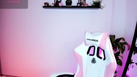 Snapshot of kali_ka chatting on 10/09/25, 06:17 Kali Ka Please help me with your thumbs up its important dont forget my birthday on October 26 online show from 10/09/25, 06:17