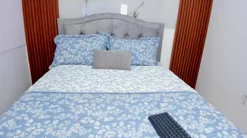 Kali Bloom  online show from 12/02/25, 08:48