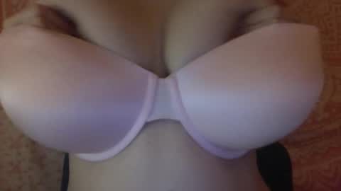 Snapshot of kalieen3 chatting on 12/09/24, 02:02 kaliyen online show from 12/09/24, 02:02