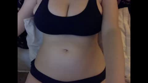 Snapshot of kalieen3 chatting on 12/12/24, 04:37 kaliyen online show from 12/12/24, 04:37