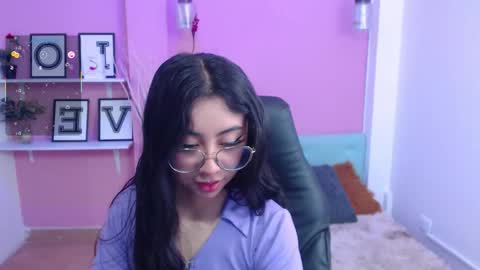Snapshot of kalilowe_ chatting on 09/15/25, 04:18 Kali online show from 09/15/25, 04:18