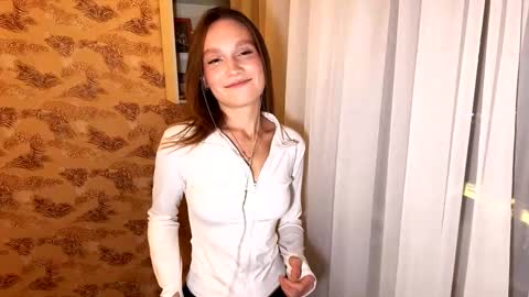 Snapshot of kallieboice chatting on 10/30/25, 03:57 Kallie online show from 10/30/25, 03:57