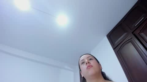 Kamilalopez online show from 09/28/25, 08:14