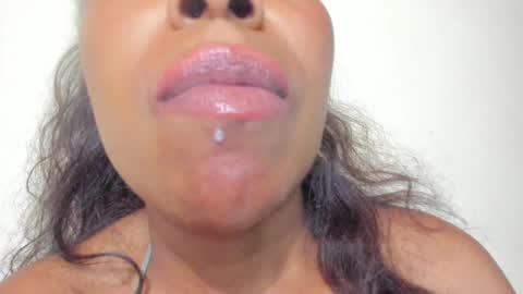 Snapshot of kamariafyre chatting on 03/07/25, 09:40  Kamaria Fyre  online show from 03/07/25, 09:40