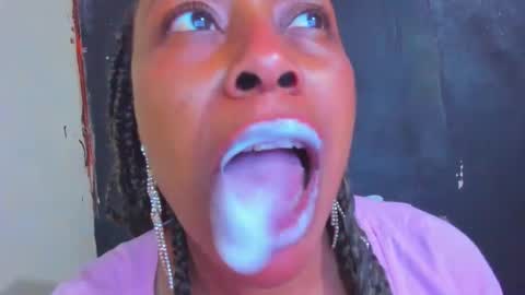 Snapshot of kamariafyre chatting on 09/28/25, 10:59  Kamaria Fyre  online show from 09/28/25, 10:59