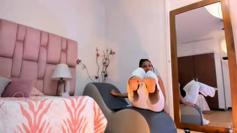 Snapshot of kamila_arias chatting on 06/05/26, 01:06 online show from 06/05/26, 01:06