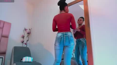 Snapshot of kamila_arias chatting on 06/24/26, 01:10 online show from 06/24/26, 01:10