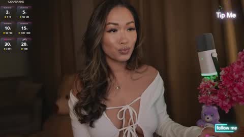Snapshot of kamilee__xo chatting on 06/18/26, 06:56 kamilee__xo online show from 06/18/26, 06:56