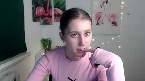 kamilla_love_ online show from 11/18/25, 12:20