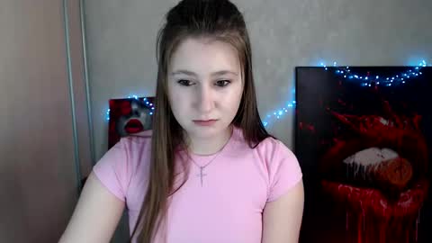 kamilla_love_ online show from 04/10/26, 11:37