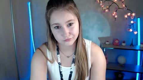 Snapshot of kamilla_love_ chatting on 06/05/26, 12:11 kamilla_love_ online show from 06/05/26, 12:11