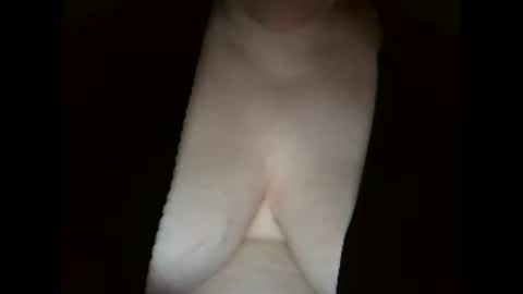 Snapshot of kamillalalove chatting on 03/02/25, 05:25 KamillaLaLove online show from 03/02/25, 05:25