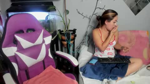 Kamila online show from 09/27/25, 11:43