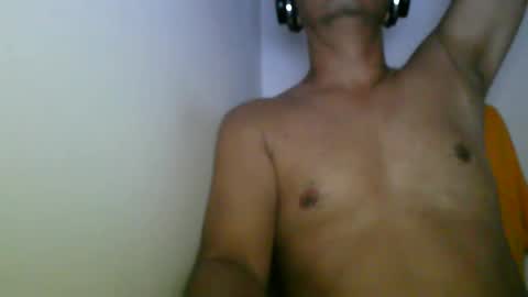 Snapshot of kamilo69_ chatting on 01/08/26, 03:20 Kamilo online show from 01/08/26, 03:20